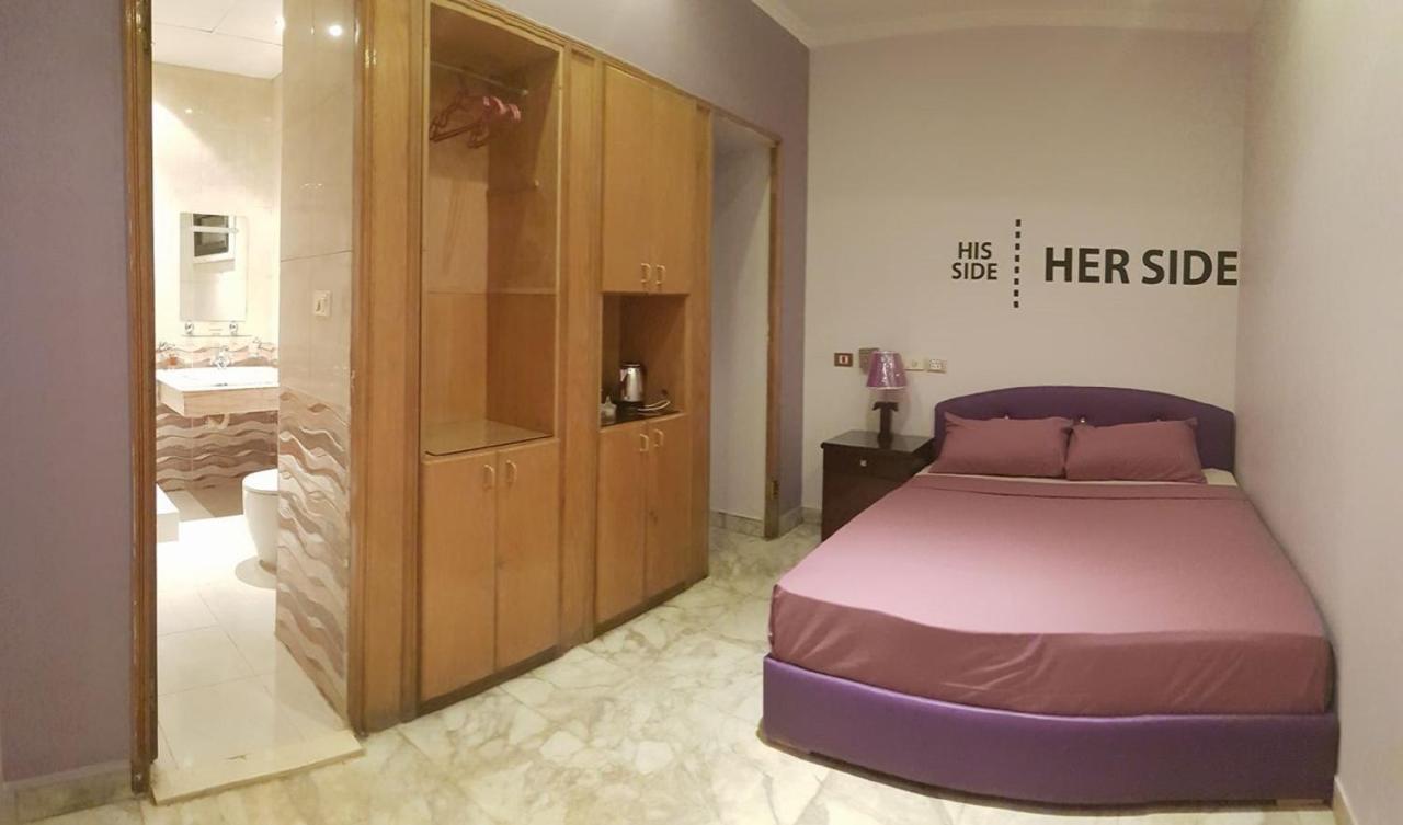 Tahrir Square Hostal *